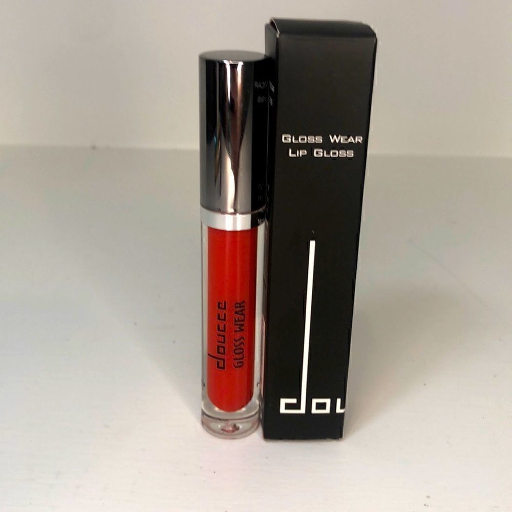 New in box Doucce Gloss wear shiny lip gloss in Color 770 dark coral